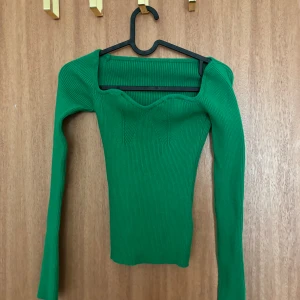 Tröja - Grön hjärtformad tröja