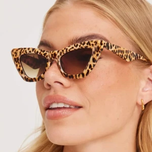 Solglasögon Nelly - Snygga solglasögon från Nelly i leopard! 💞