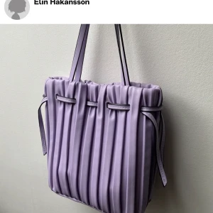 Söker en sådan väska. Gärna mellanstorlek - Märke: ZARA