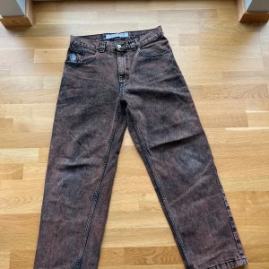 Polar 93 Demin - Hej, säljer nu dessa skit snygga Polar 93 Denim jeansen för jag rensar garderoben. Storlek S/30. Jättebra skick, iprincip nyskick!  Nypris:1500 Mitt pris:359