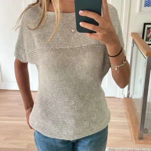 Tröja  - Aldrig använd 