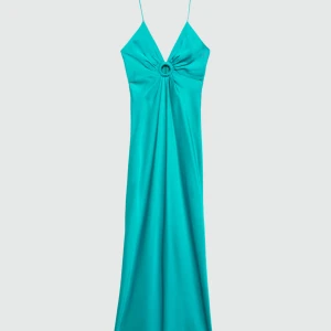 Mango klänning - Långklänning från mango i superfin färg, använd 1 gång på midsommar. Nypris 899kr 