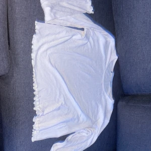 Fin tröja  - Långärmad magtröja från lager 157, passar inte mig längre tyvärr 🫶