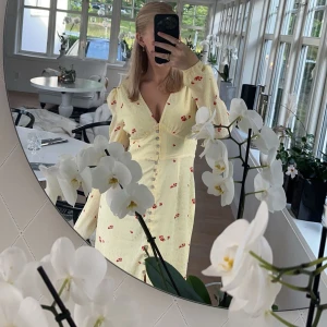 Adoore klänning - Intressekoll på min söta adoore klänning🥰 mycket bra skick