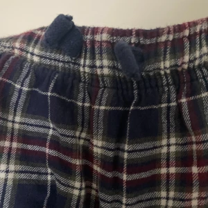 Pyjamas byxor - Ett par jättesköna pyjamas byxor säljer då de är för korta på mig som är 173 cm köpta på Ullared💞