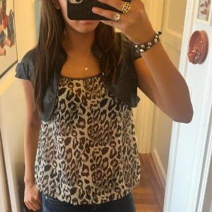 Leopard topp - Köpt på second hand vintage butik❤️‍🔥 märke vila