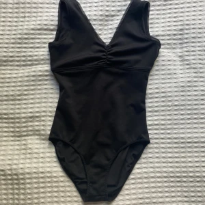 Gymnastikdräkt  - Balletdräkt från Decatlon storlek 15år. 