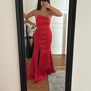 Festklänning/Balklänning - Snygg maxiklänning Pris kan diskuteras vid snabb affär 