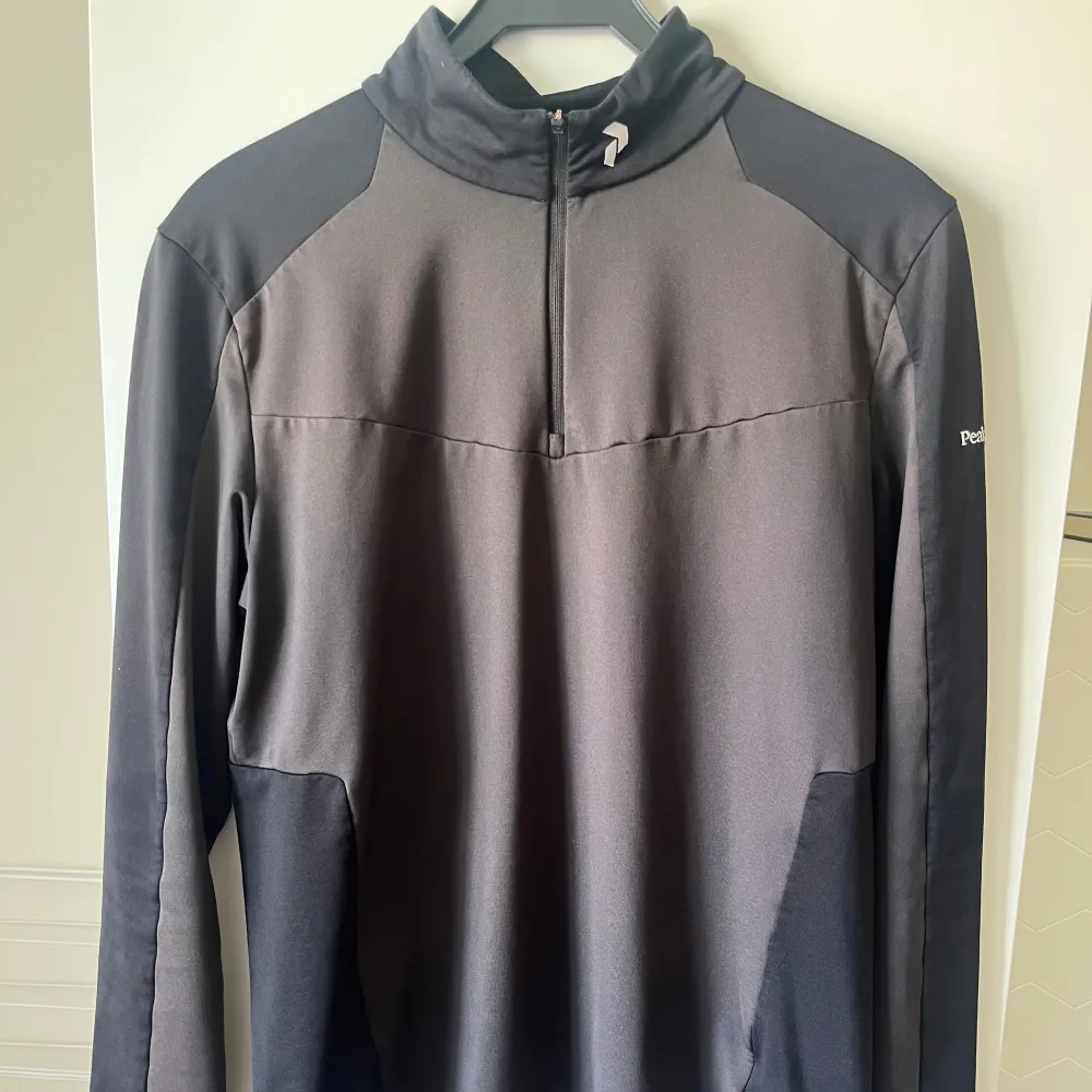 Peak performance tröja, half zip. . Tröjor & Koftor.