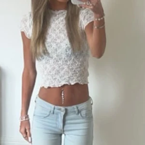 Topp  - Använt bara 2gånger🤍 TRYCK INTE PÅ KÖP NU för att det är nåt fel på mitt bankkonto kontakt mig om du är intresserad💕💕