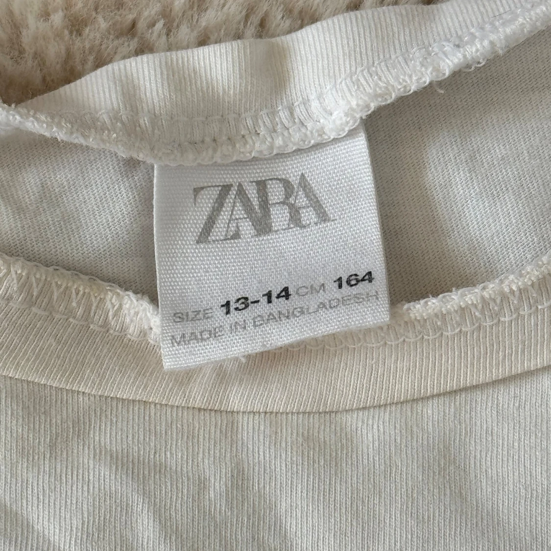 Vit t-shirt från zara - 90