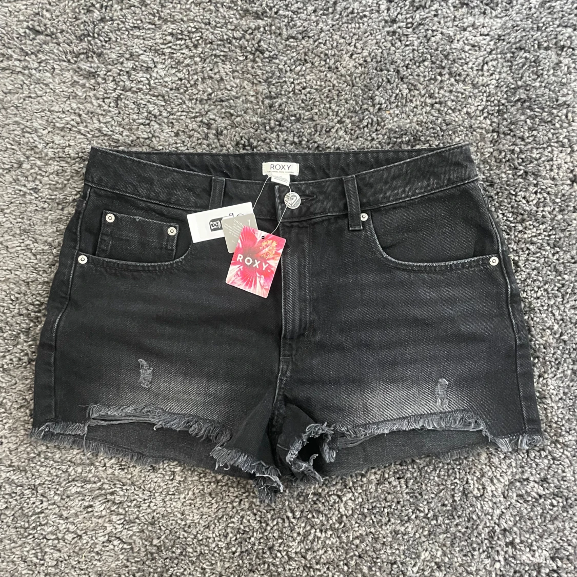 Svarta/gråa lågmidjade jeans shorts