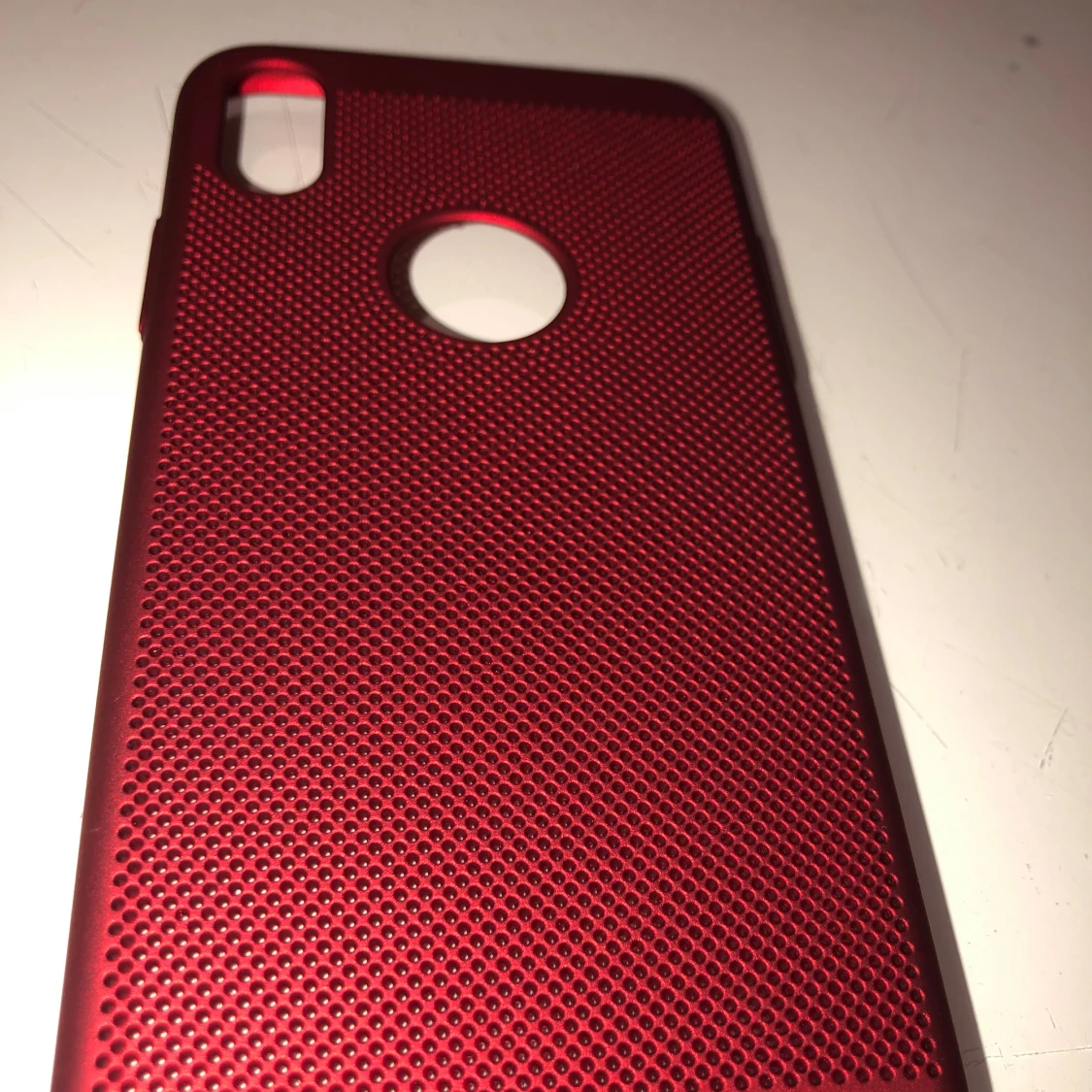 Colorfone iPhone X/Xs Skal Med Hål Röd