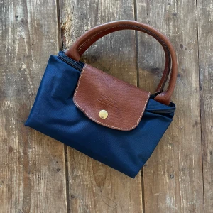 Longchamp väska - Perfekt mellanstor longchamp väska! Type M, Nypris 1499kr