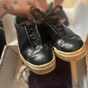 Eytys - Gul sula men går och få bort. Storlek 38