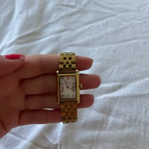 Mockberg klocka  - Säljer min fina mockberg klocka som är i jättefint skick. Box medkommer. Extra länkar medkommer.pris går att diskuteras 