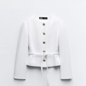 Kavaj jacka zara - Säljer denna kavaj/jacka från zara❤️ slutsåld och ej använd!