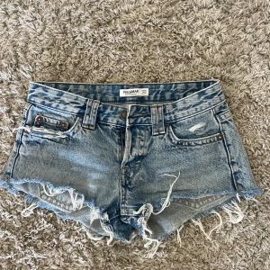 Lågmidjade shorts - Low Waist shorts från pull & bear i storlek xs/34💕 köpt på vinted, men var lite för tight på mig