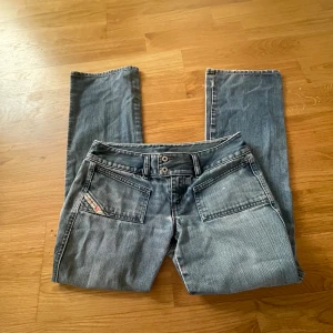 Vintage diesel jeans - Skitsnygga diesel jeans som inte säljs längre. Har knappt använt dom för dom är lite för små. Ord pris 1800kr 