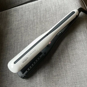L’Oreal Steampod 3.0 Stylingverktyg / Plattång - Provad ett fåtal tillfällen.  Mindre slitage, bättre plattning.  Nypris ca 3000 sek