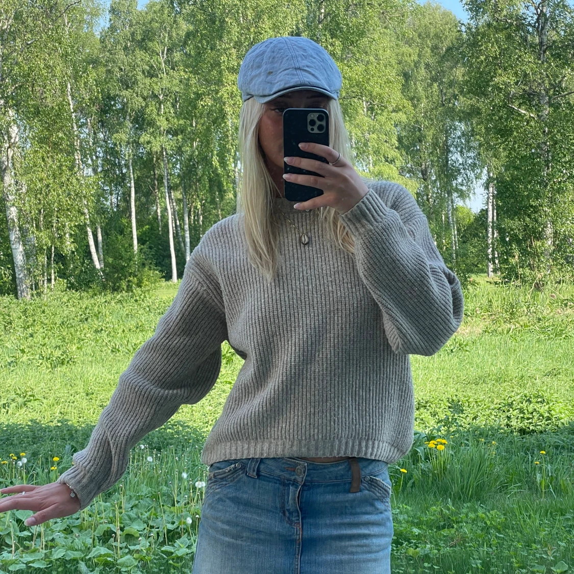 Beige stickad tröja