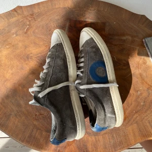 Oliver Cabell  - Ett par riktigt snygga Oliver cabells för sommaren! Skicket ca 6/10! Nypris: ca 4000kr (2400+750kr frakt+1000kr tull) Priset ej hugget i sten!