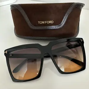 Solglasögon från TOM DORD, Sabrina model, nypris 3400kr