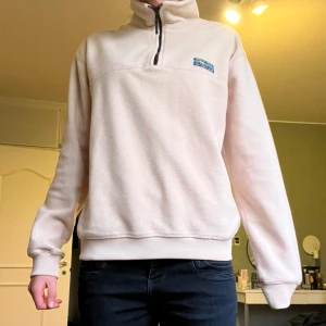 Urban tears zip up - Säljer min ursnygga zip up från Yunkyard i mycket bra skick. Märket är Urban Tears. 🙌🏼🙌🏼❤️Originalpris: 599