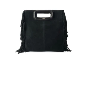 Maje väska - Säljer min Maje väska!❣️ Den är i svart mocka. Den är i otroligt fint skick och har inga som hellst tecken på användning. Knappt andvänd!! Perfekt storlek och får plats med mycket🙌🏼🙌🏼 Dustbag tillkommer, kontakta för mer info/ bilder!❣️🙌🏼