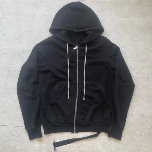 Rick Owens DRKSHDW Jason Hoodie - skönaste hoodien ja ägt någonsin! 100% AUTHENTIC på Grailed. storlek M, sitter M/L. inga flaws över huvud taget, cond 9/10. kom privat för fler bilder:)