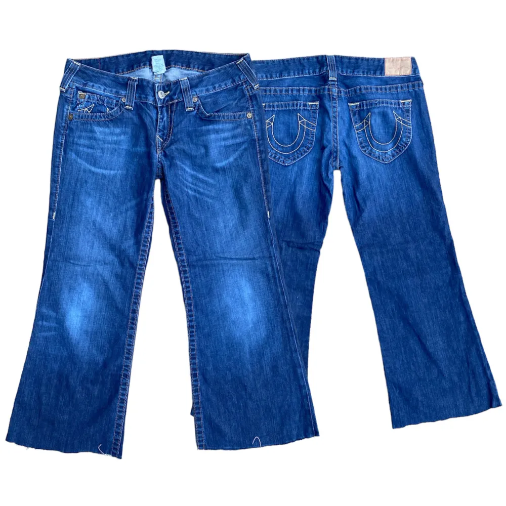 True religion jeans i storlek W32 🔥 dom är klippta ner till så dom är lite korta. Skriv om du har några funderingar . Jeans & Byxor.