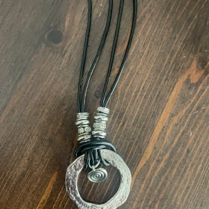 Halsband  - Nytt halsband 