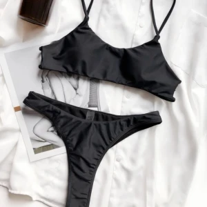 Bikini - Svart bikini från SheIn. Aldrig använd!