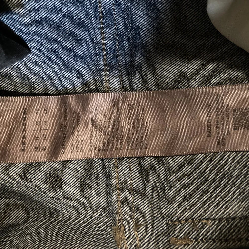 Helt sjukt snygga rick byxor som tyvärr inte används längre. Sjukt coola detaljer och as sköna. Använd en hel del men extremt bra cond. Skriv gärna om du har frågor :) . Jeans & Byxor.