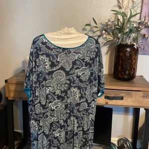 Långt klänning  - Långklänning från indiska aldrig använd. 