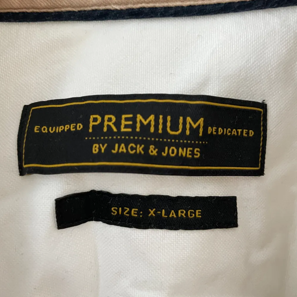 Jack & Jones skjorta . Skjortor.