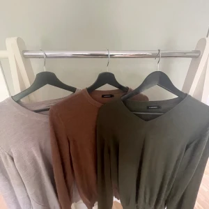 100% Merinoull J.Lindeberg - 100% Merinoull tröjor ifrån J.Lindeberg! Tröjorna är i gott skick. 799kr för alla tre, Annars 300kr styck! Priset är fast 😀