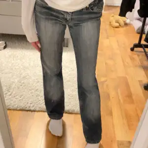 Mjuka, bekväma jeans. Lågmidjade😍 