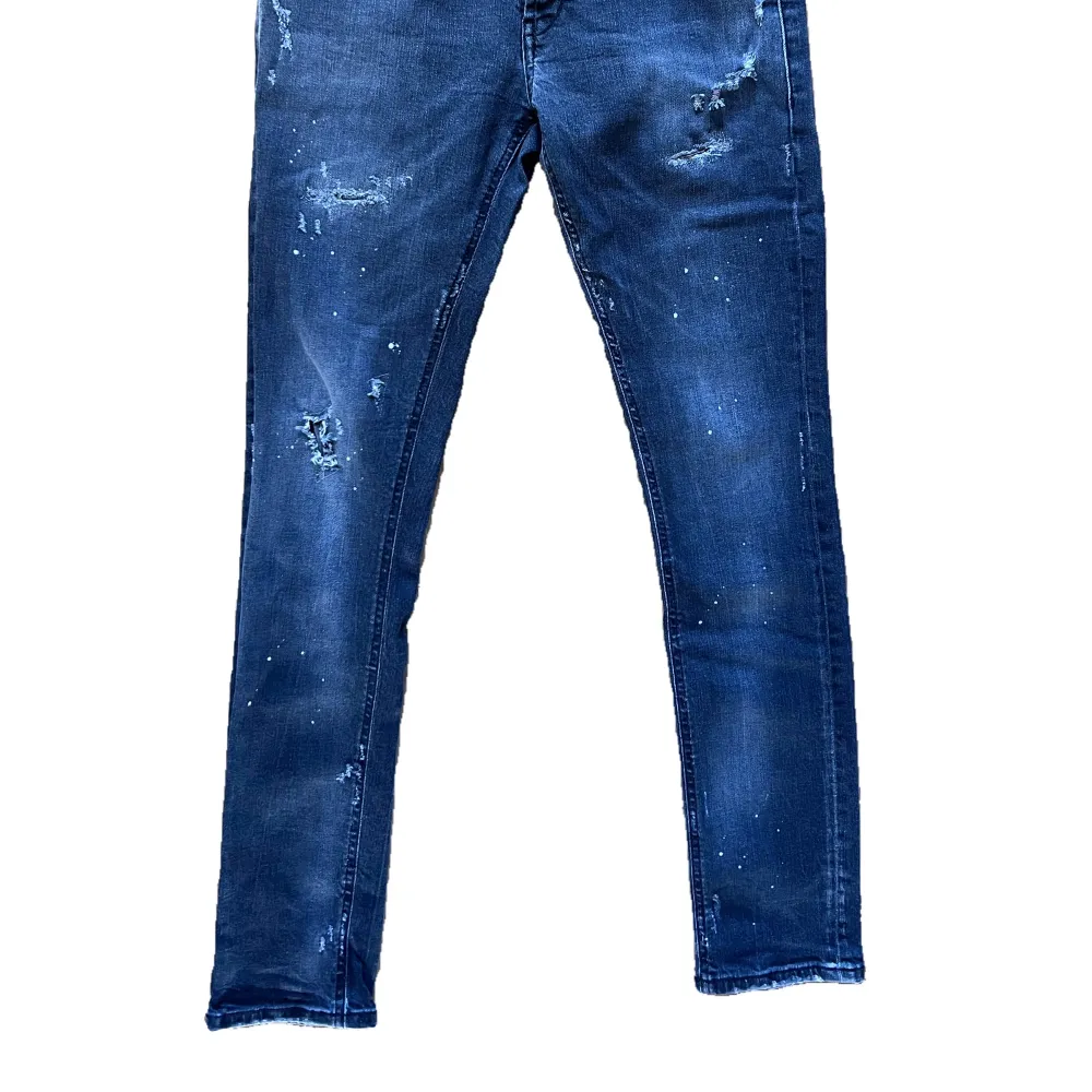 - Grey - Storlek: EU 29 - Fint skick (9/10) - Nypris: 3200 SEK. Jeans & Byxor.