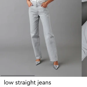 Low straight jeans  - Jeans från Gina tricot, säljer då de inte kommer till användning. De är som nya, knappt använda! Skriv för fler bilder