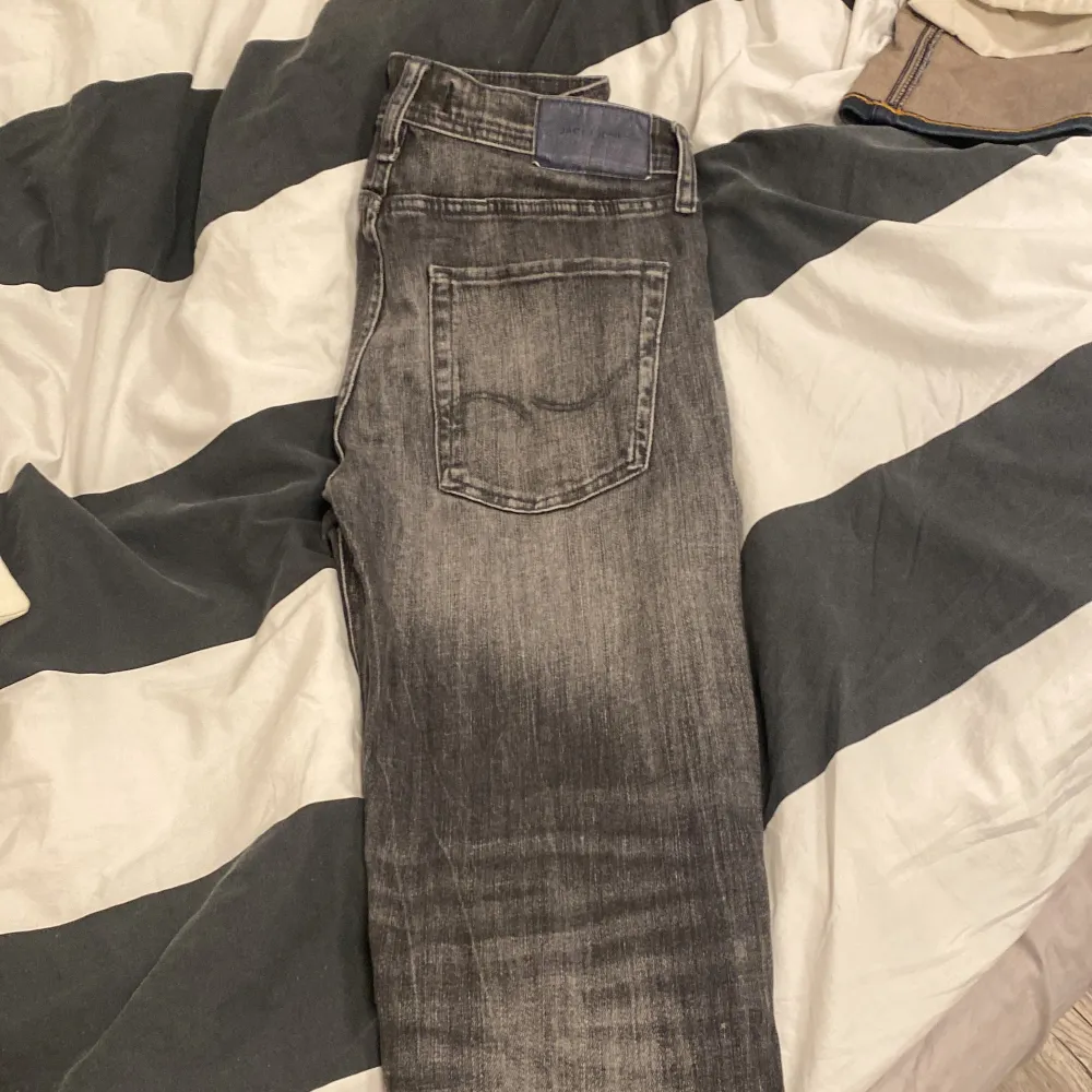 Snygga vår/sommar jeans, in princip nyskick Modellen är tapperd Mike och storlek 30/30. Jeans & Byxor.