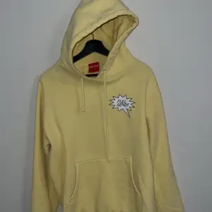 Fet hoodie med coolt tryck Storlek:M 