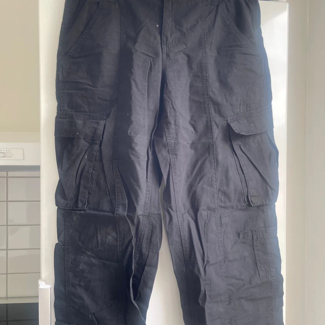 Svarta cargobyxor