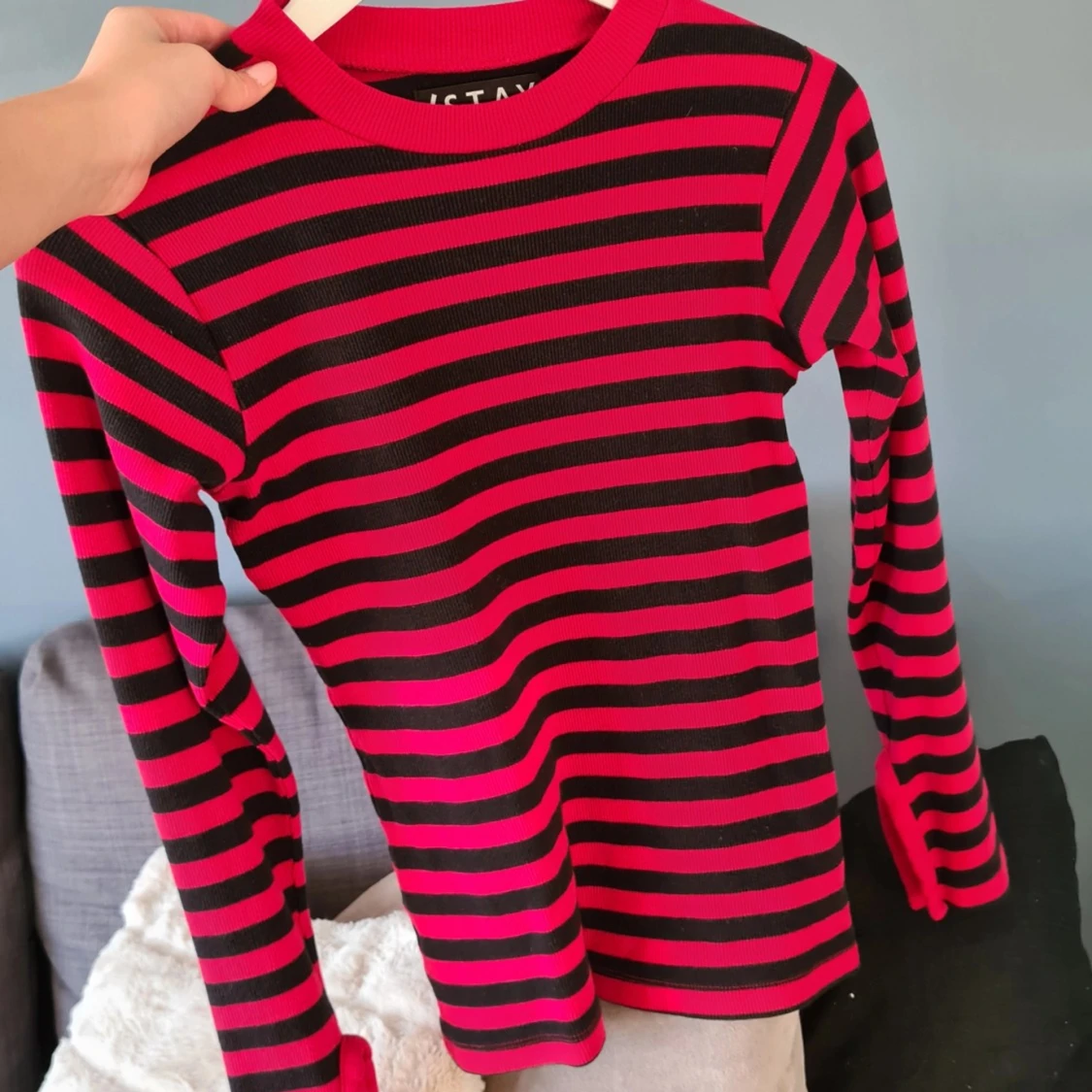 Randig långärmad tröja med slits