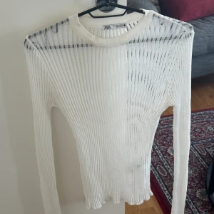 Tröja - Zara  - Tröja från Zara som är see thru! Jätte fin💞