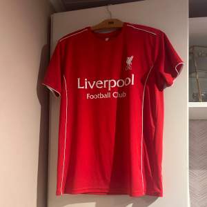 Liverpool tröja 💕