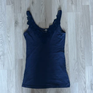 Linne med spets - Linne med spets upptill från JC!