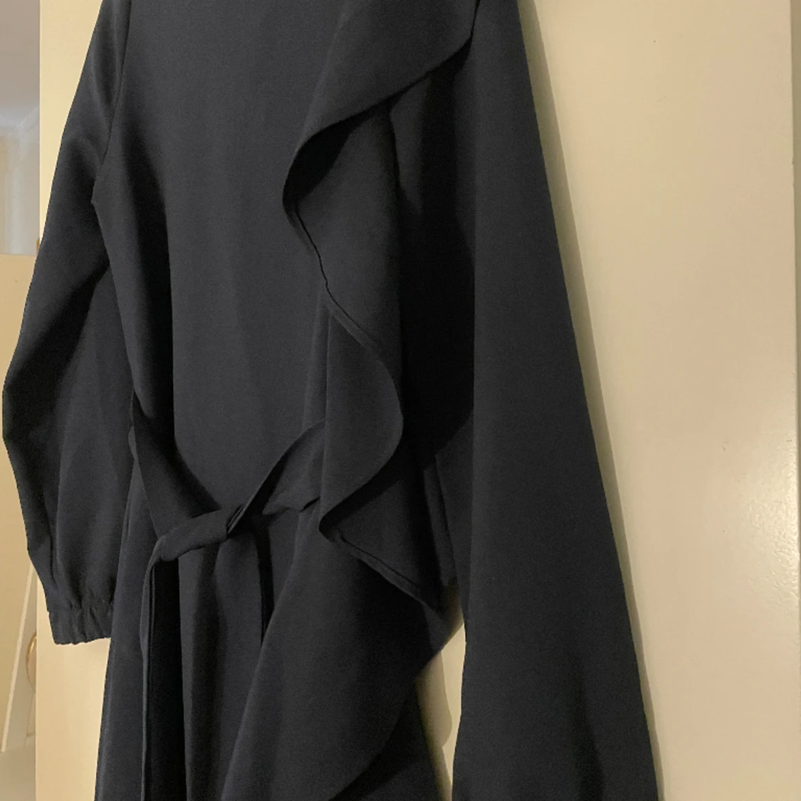 Maxiklänning med volanger - 90