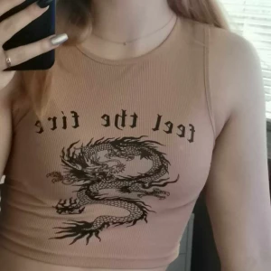 Topp - Cool topp, använd flera gånger men fortfarande i bra kvalité. 