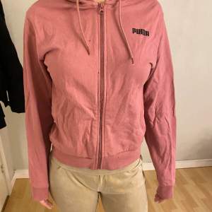 Zip up tröja från Puma🥰